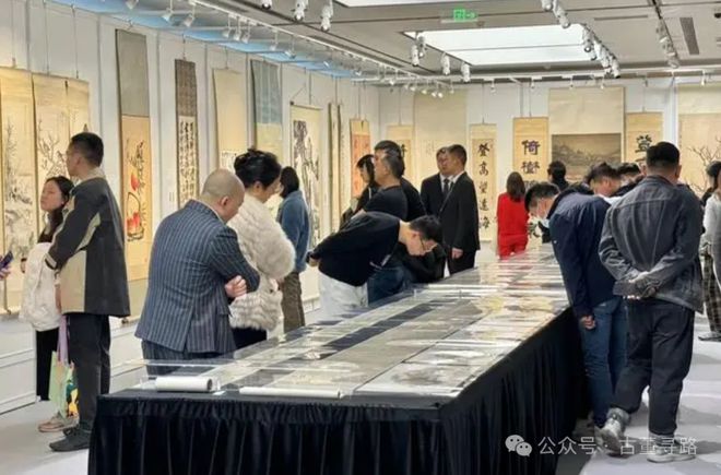向：允许民间文物交易准许外资拍行进入PG麻将胡了22025年收藏市场新风(图1)