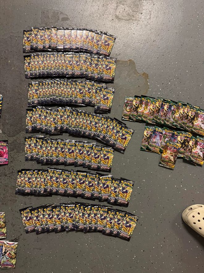 梦卡牌被淹 网友却骂“囤卡活该”！PG麻将胡了海外玩家近万美元宝可(图2)